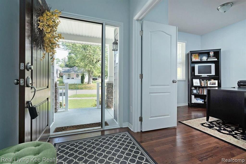 703 Quarter Street Rochester, MI 48307 - Photo 7 of 47