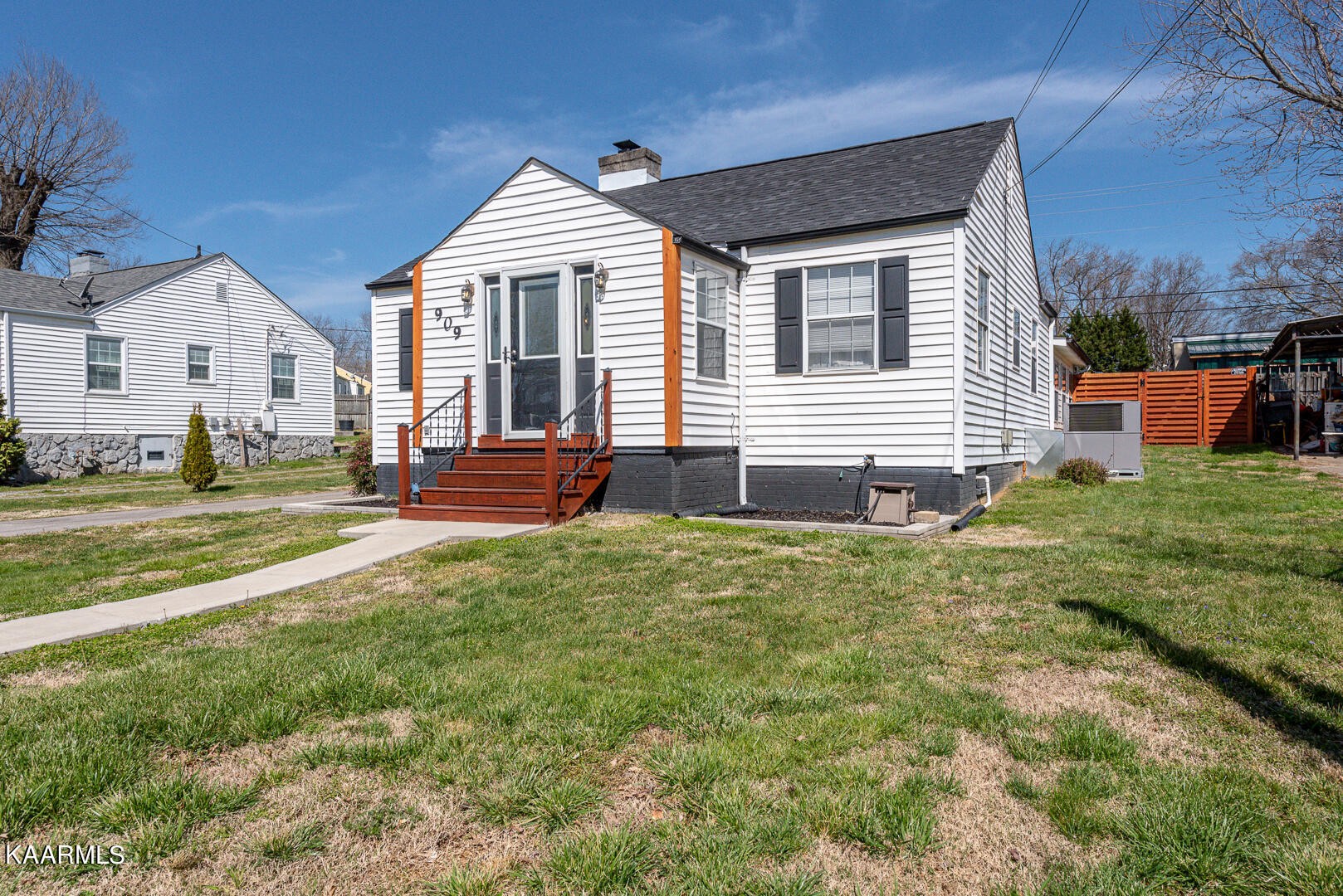 909 Burroughs Road Alcoa, TN 37701 - Photo 1 of 43 Gallery Image 1