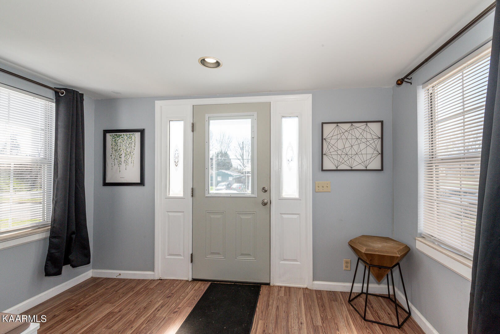909 Burroughs Road Alcoa, TN 37701 - Photo 6 of 43 Gallery Image 6