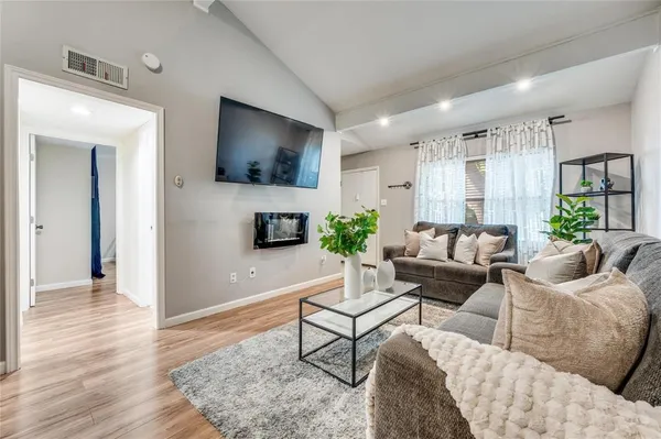 $2,250 | 13618 Brookgreen Drive, Dallas, TX 75240