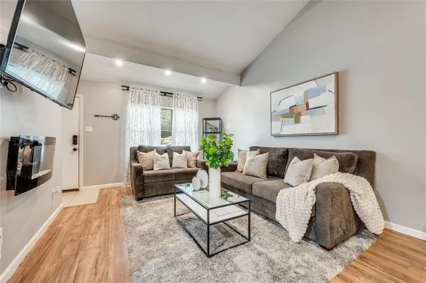 $2,250 | 13618 Brookgreen Drive, Dallas, TX 75240