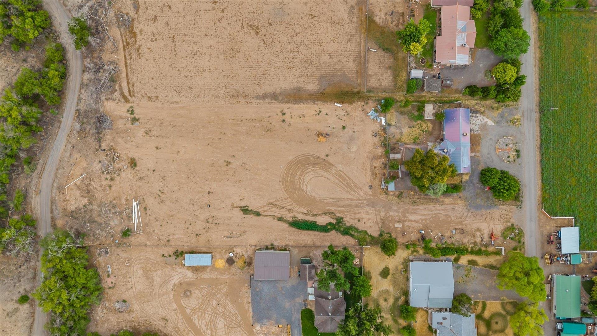 8460 Bobs Road Austin, CO 81410 - Photo 31 of 32 an aerial view of beach and building