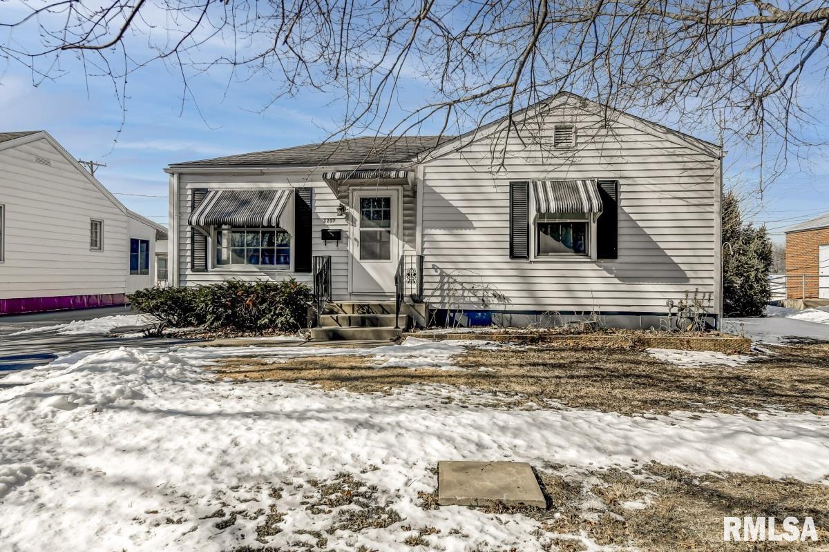 3207 Sherman Street Springfield, IL 62703 - Photo 1 of 26