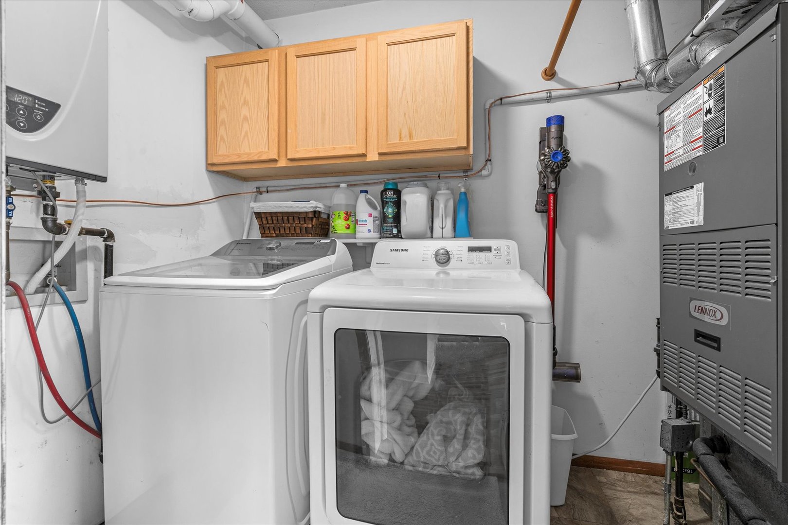 4516 Drendel Road Downers Grove, IL 60515 - Photo 20 of 29 a utility room with dryer and washer