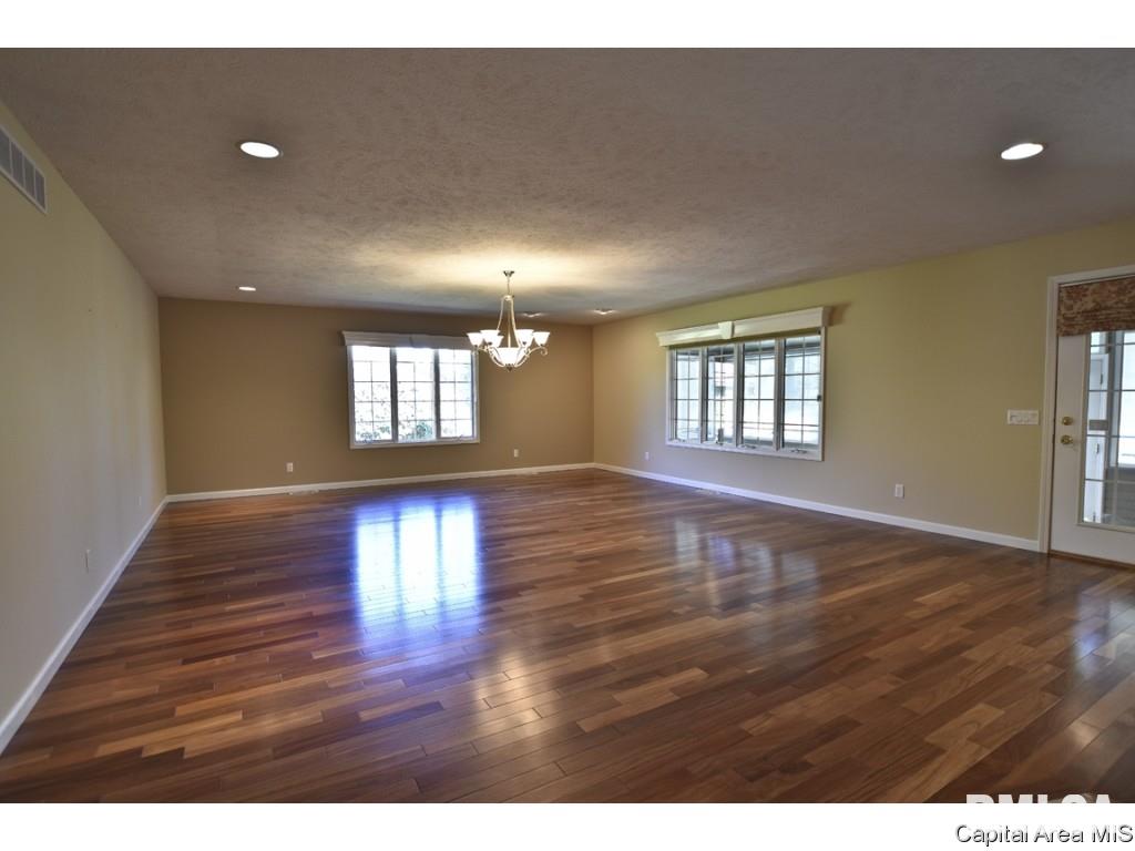 2516 Chicory Drive Springfield, IL 62711 - Photo 8 of 36 Gallery Image 8
