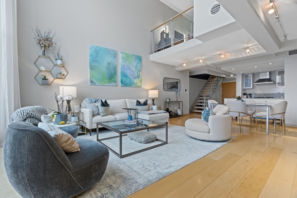 25 Channel Center Street, Unit 212 Boston, MA 02210 - Photo 2 of 23