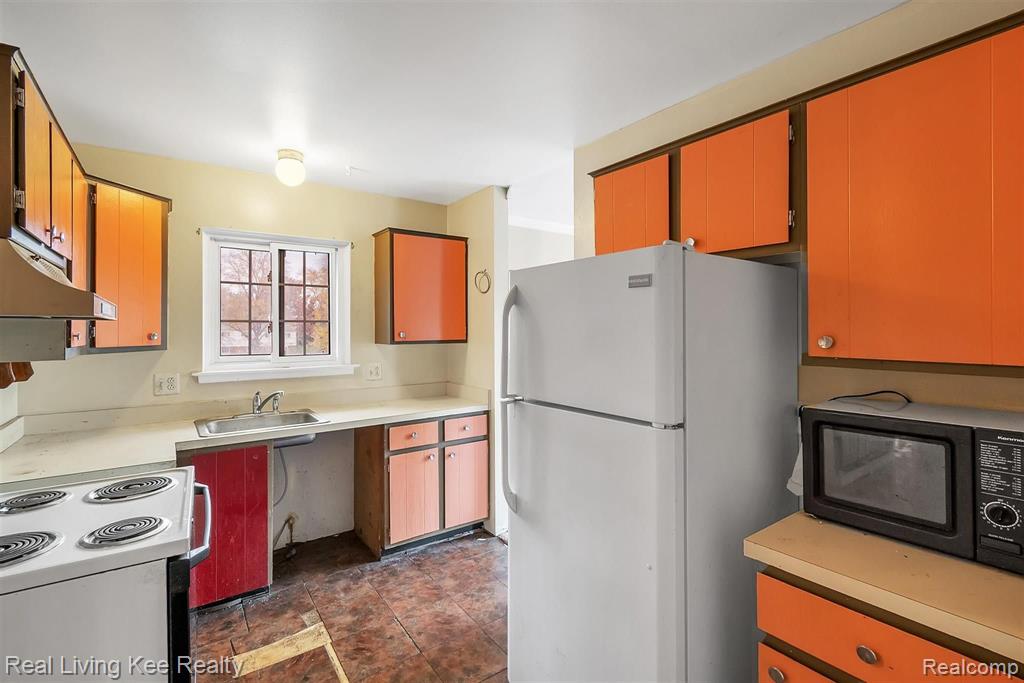 30240 Southfield Road, Unit 261 Southfield, MI 48076 - Photo 5 of 17