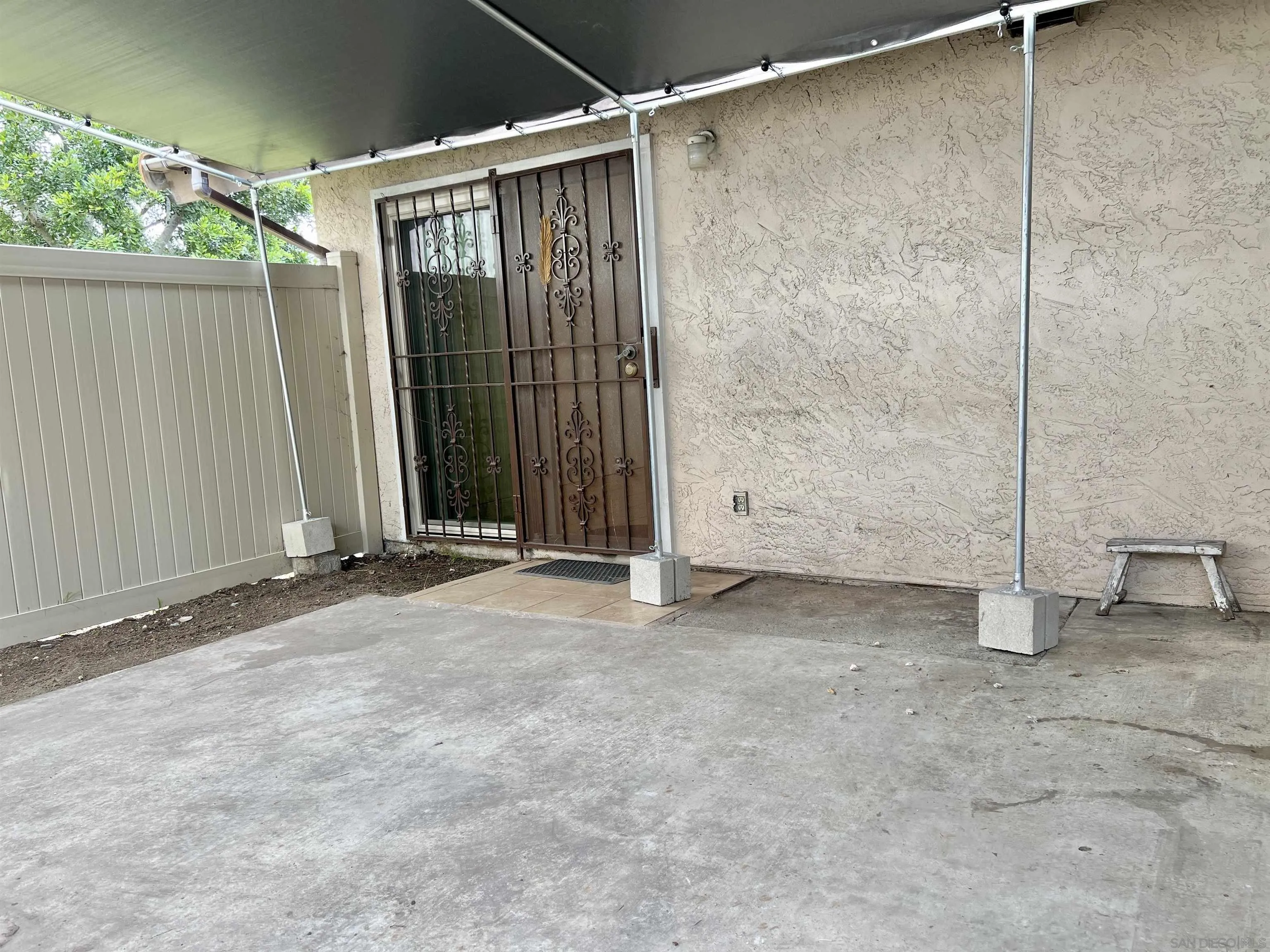 444 Bluffview Road Spring Valley, CA 91977 - Photo 32 of 34 a view of an empty room