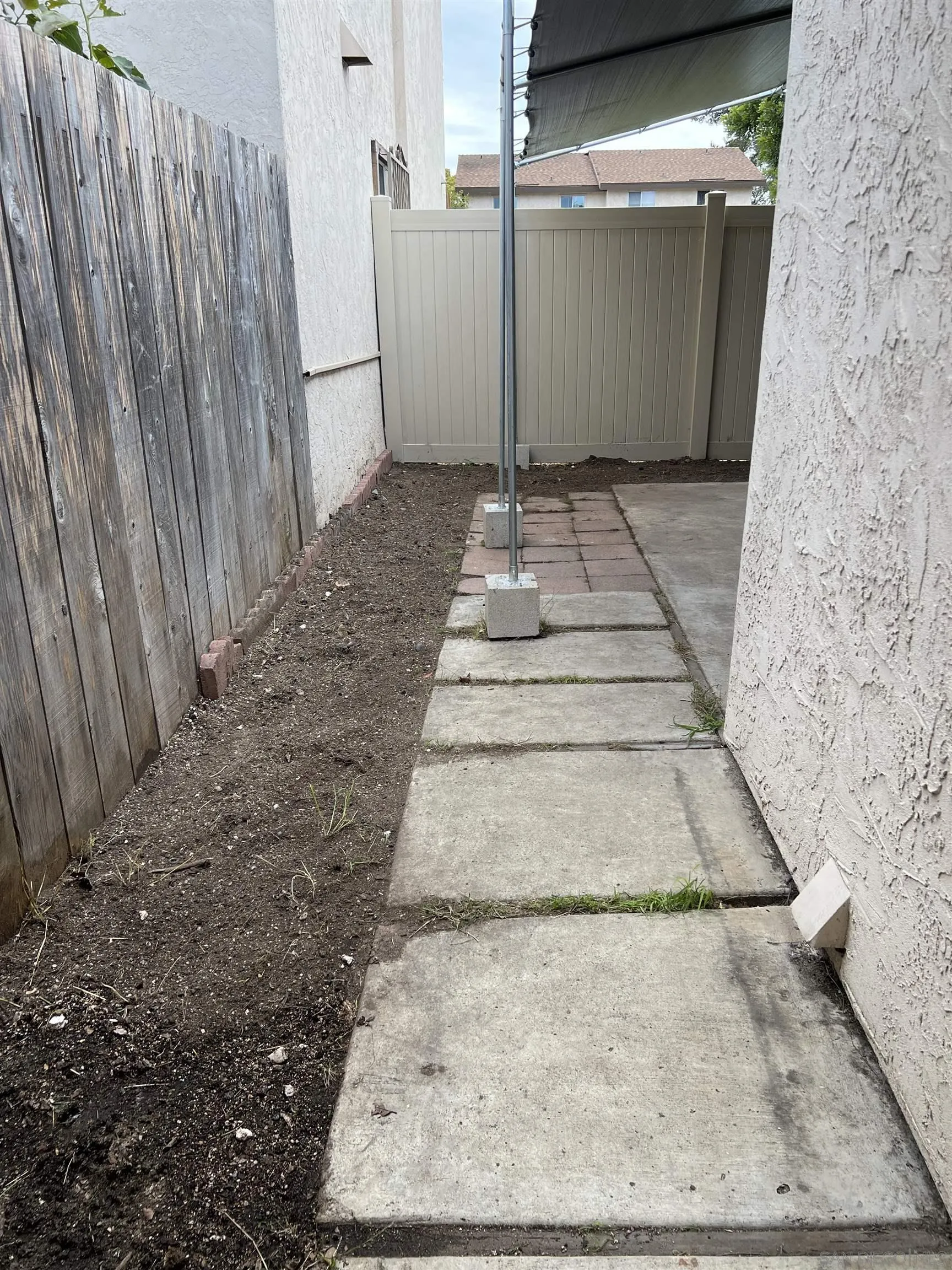 444 Bluffview Road Spring Valley, CA 91977 - Photo 34 of 34 a view of a pathway of a house