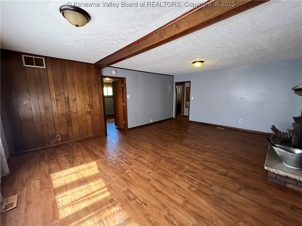 1763 Roundbottom Road Peytona, WV 25154 - Photo 9 of 29 Gallery Image 9