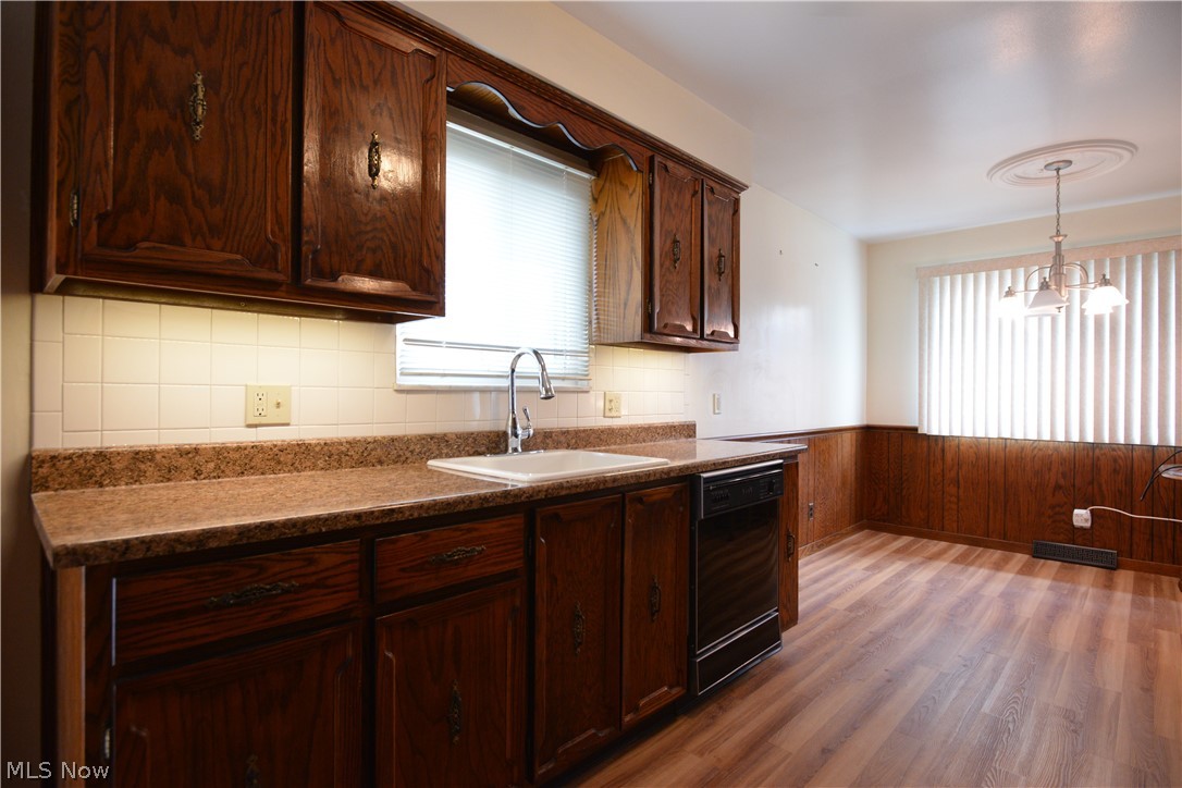 476 Lansing Road Akron, OH 44312 - Photo 4 of 24