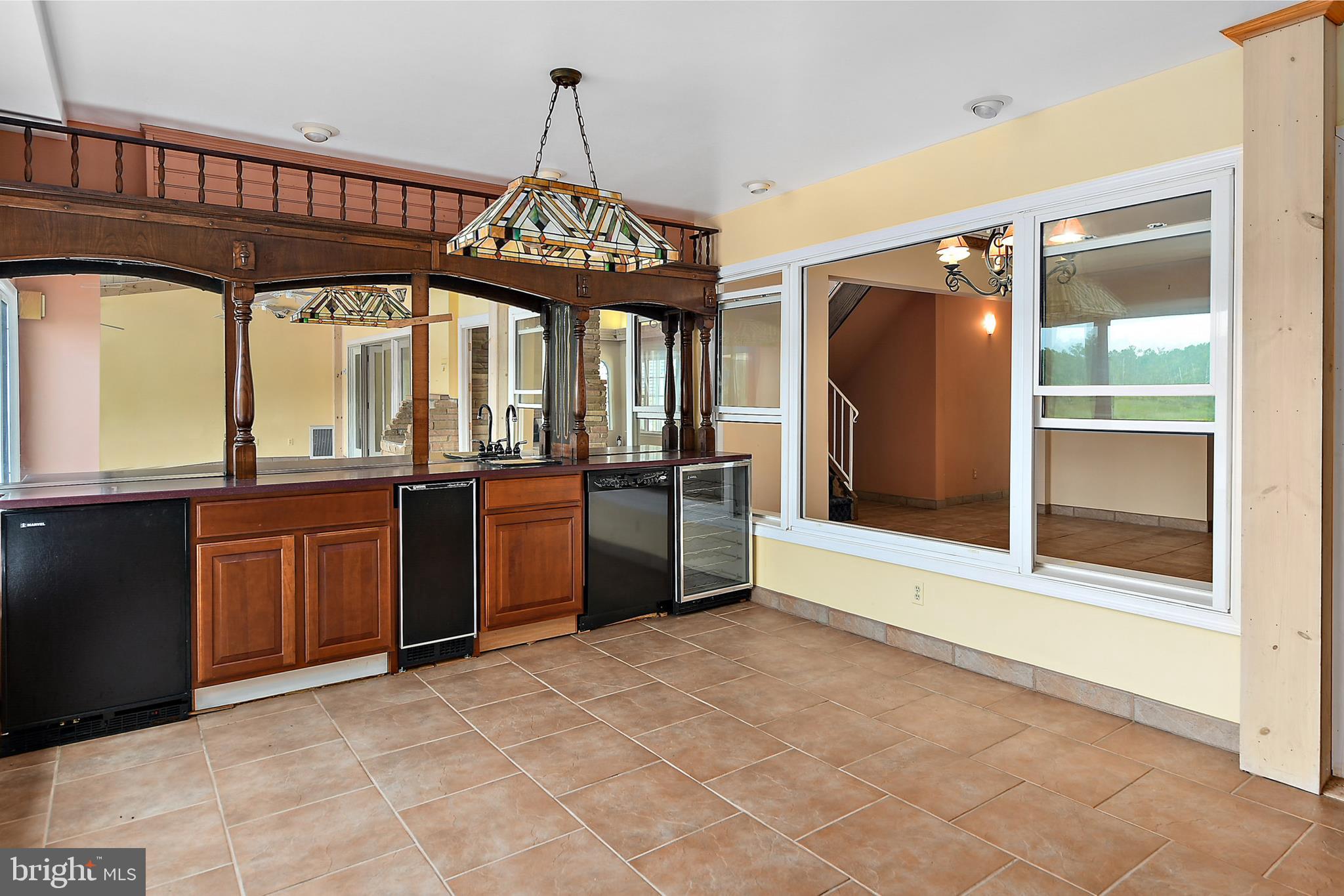 9502 Croppers Island Road Newark, MD 21841 - Photo 32 of 46 FAMILY ROOM: BUILT-INS, APPLIANCES