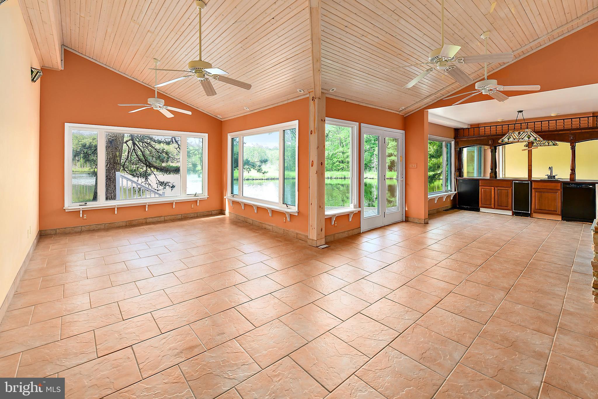 9502 Croppers Island Road Newark, MD 21841 - Photo 33 of 46 LIVING ROOM/FAMILY ROOM: WATER VIEW