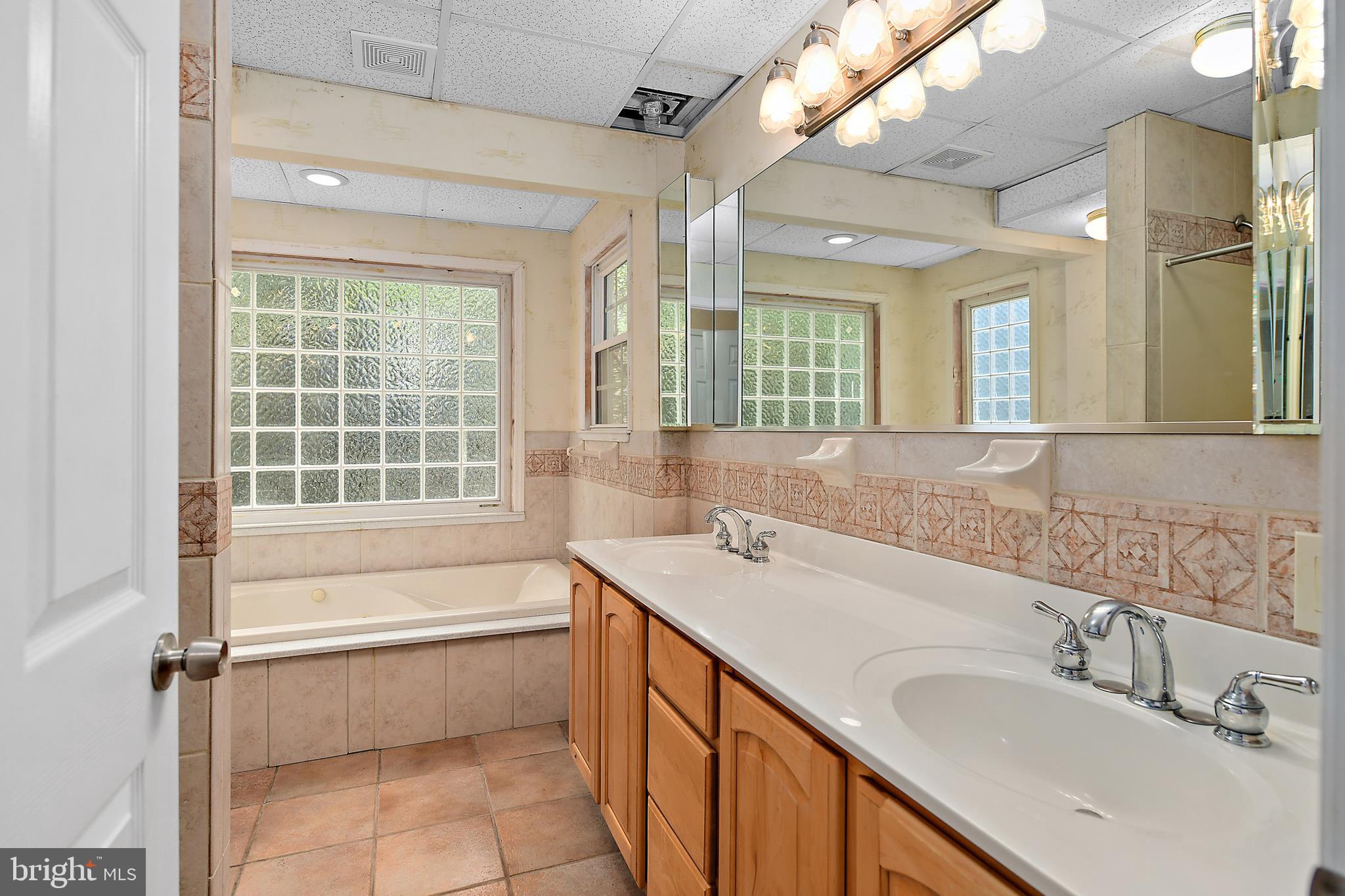 9502 Croppers Island Road Newark, MD 21841 - Photo 46 of 46 EXAMPLE ENSUITE BATHS @ 1st & 2nd Floors
