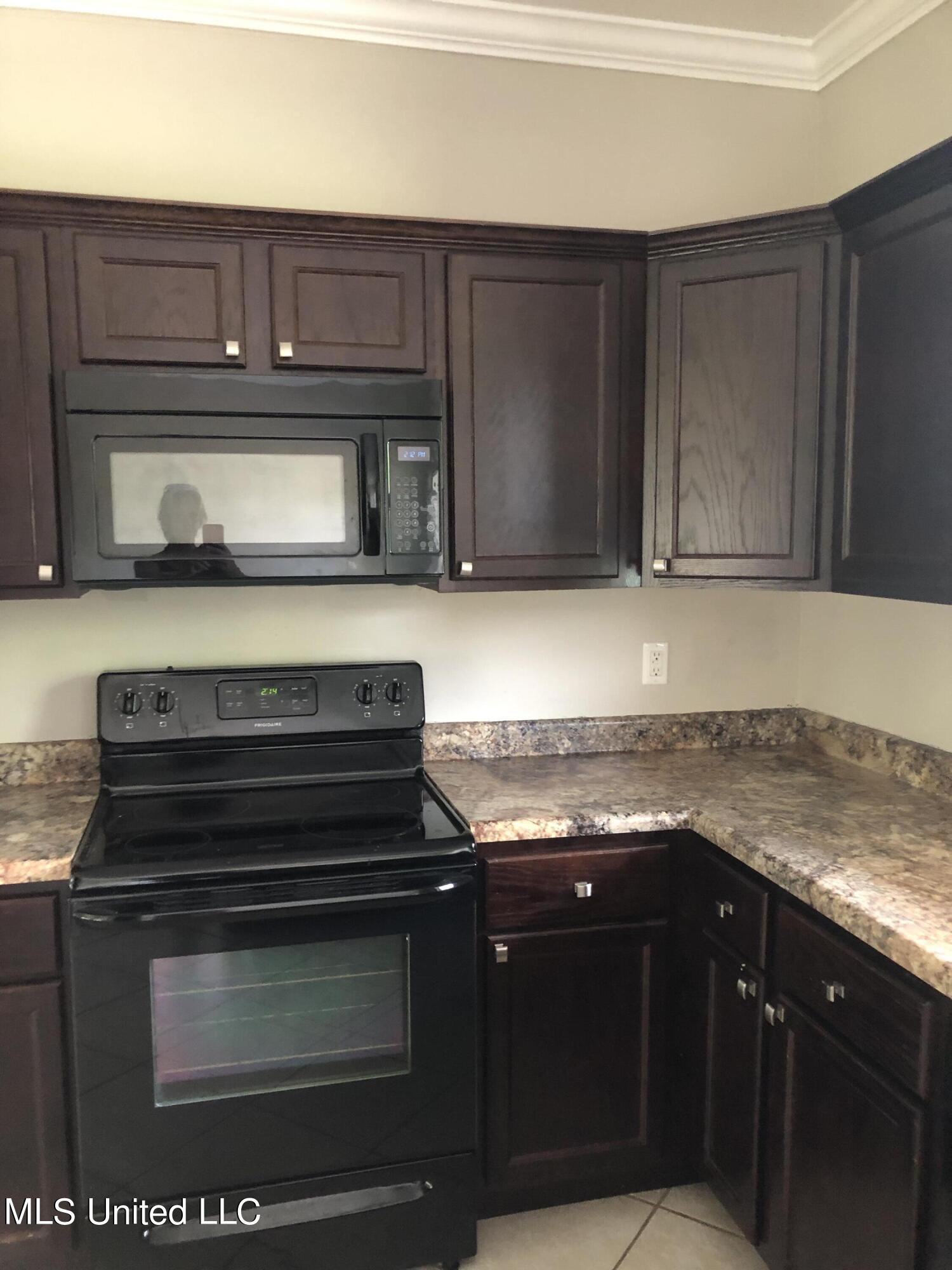 21949 Slider Road Moss Point, MS 39562 - Photo 11 of 59 IMG_2152