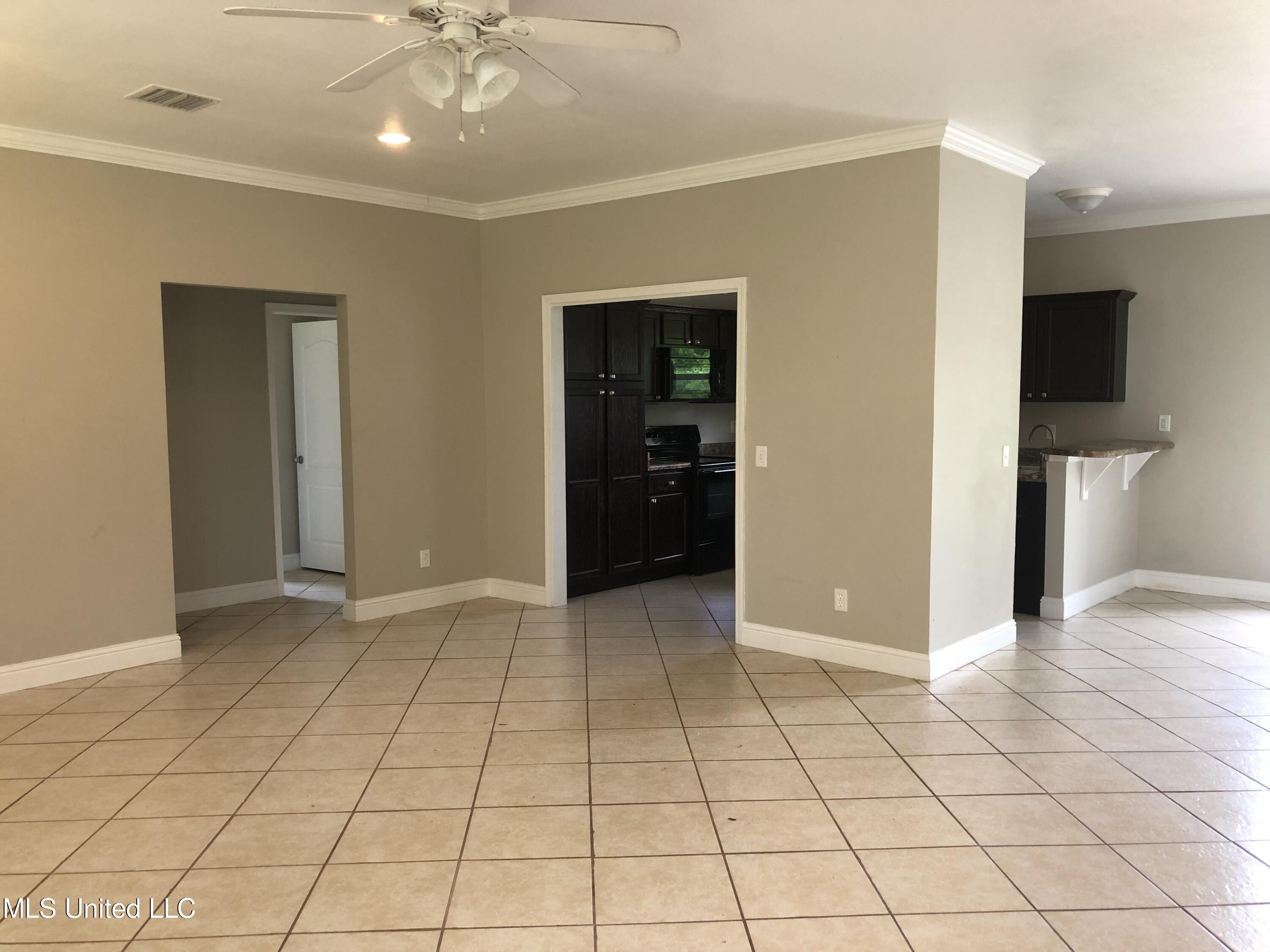 21949 Slider Road Moss Point, MS 39562 - Photo 14 of 59 IMG_2167