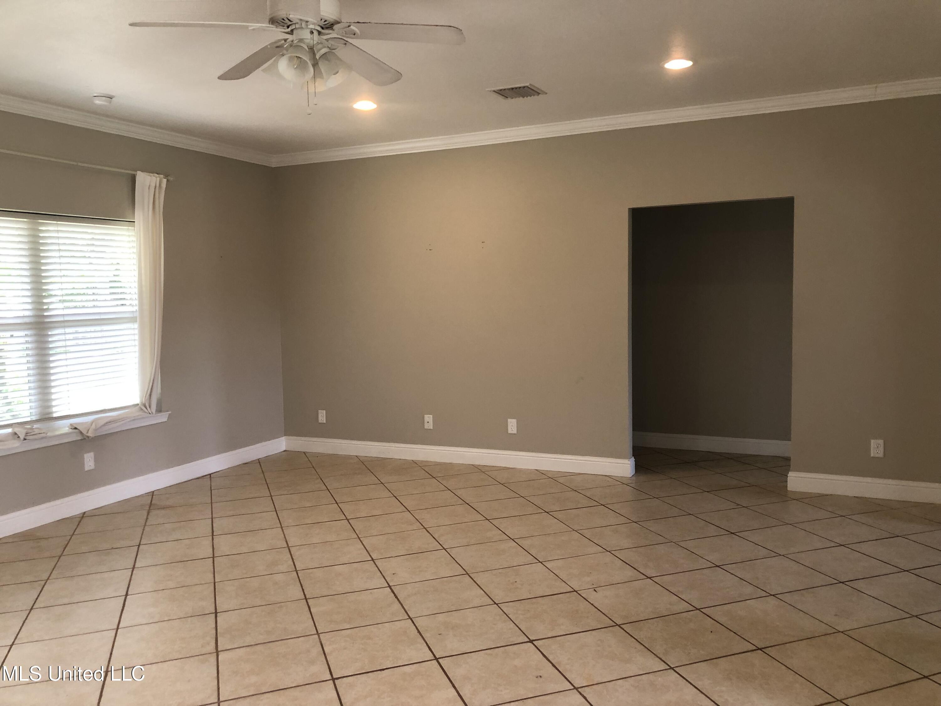 21949 Slider Road Moss Point, MS 39562 - Photo 16 of 59 IMG_2165