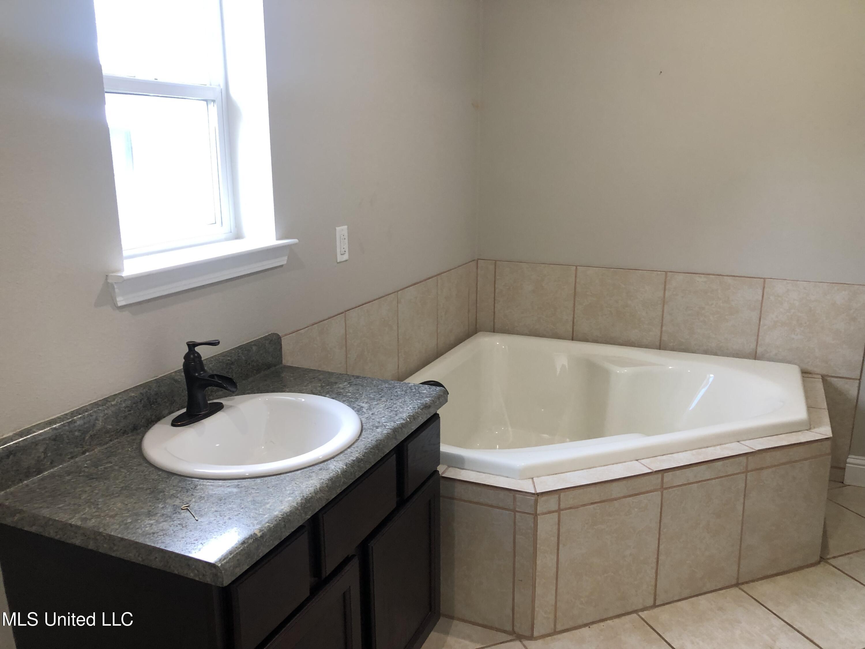 21949 Slider Road Moss Point, MS 39562 - Photo 26 of 59 IMG_2137