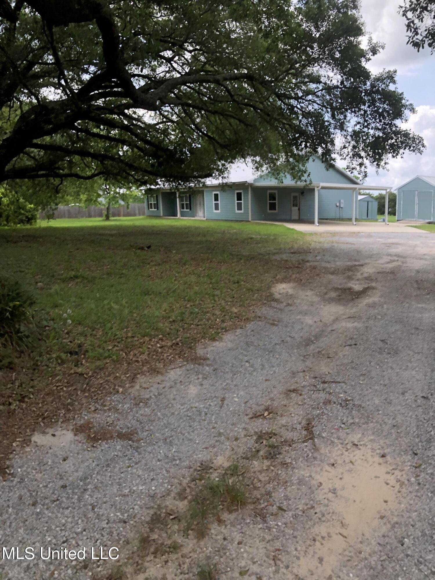 21949 Slider Road Moss Point, MS 39562 - Photo 3 of 59 IMG_2204