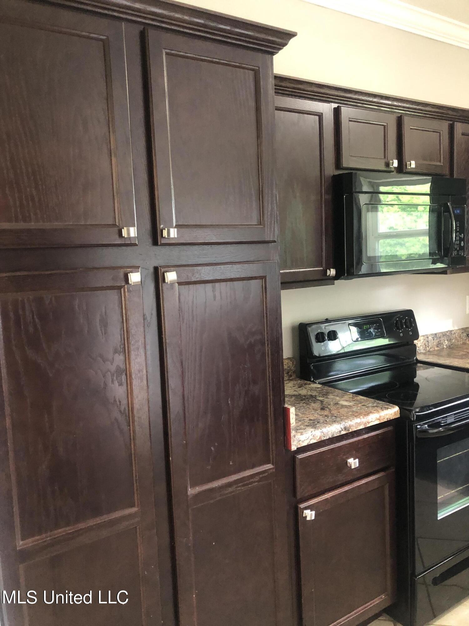 21949 Slider Road Moss Point, MS 39562 - Photo 5 of 59 IMG_2169