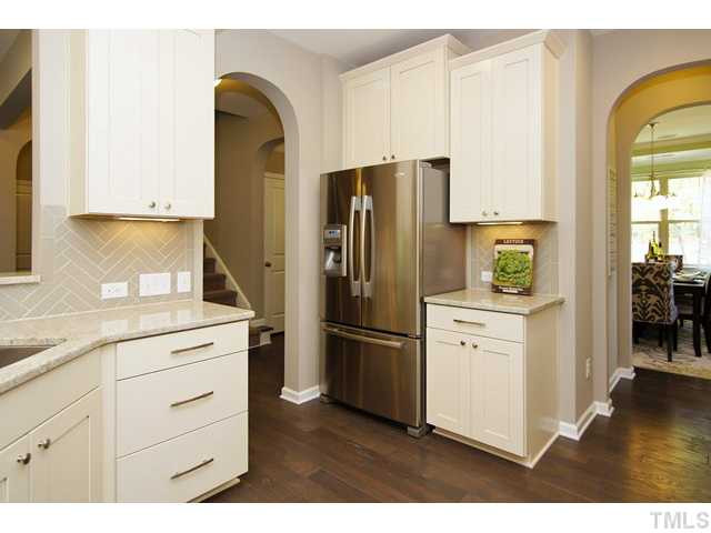 2421 Pilsley Road Apex, NC 27539 - Photo 10 of 25 (Photo of like model home. Actual options/colors may vary. Ask onsite agent for details.) Kitchen