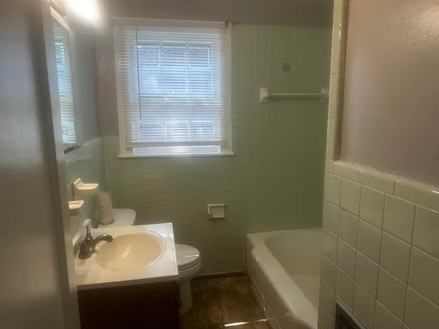 $1,000 | 325 West Cooper Street, Brownsville, TN 38012