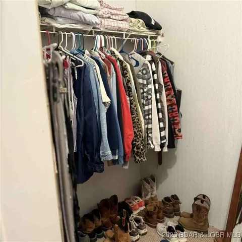 $285,000 | 120 Oak Briar Lane, Iberia, MO 65486