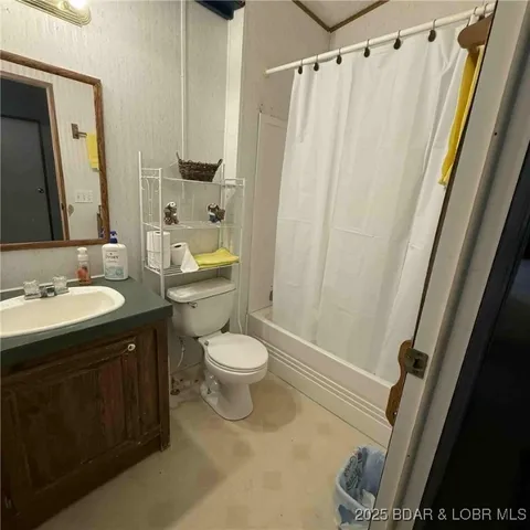 $285,000 | 120 Oak Briar Lane, Iberia, MO 65486