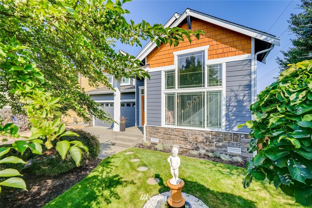 3722 Northeast 12th Street Renton, WA 98056 - Photo 2 of 40 Gallery Image 2