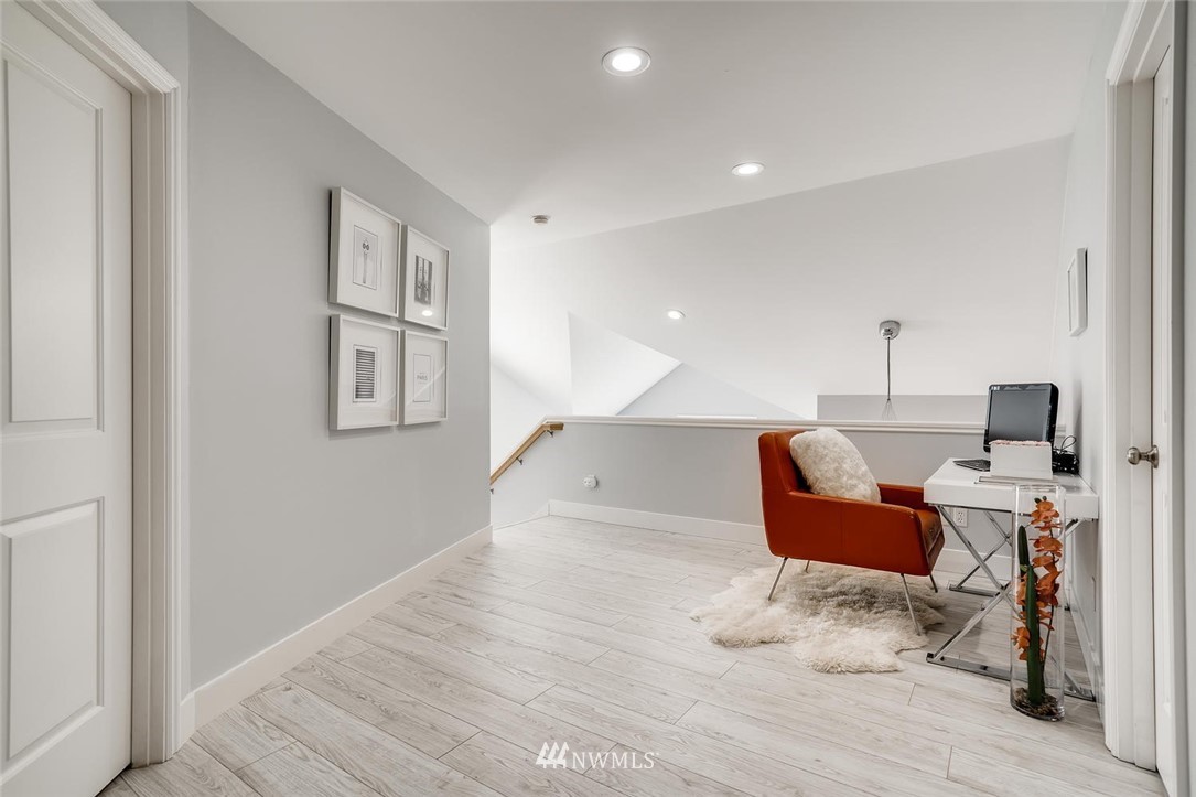 3722 Northeast 12th Street Renton, WA 98056 - Photo 16 of 40 Gallery Image 16