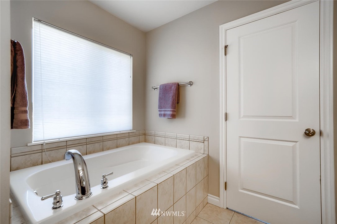 3722 Northeast 12th Street Renton, WA 98056 - Photo 25 of 40 Gallery Image 25