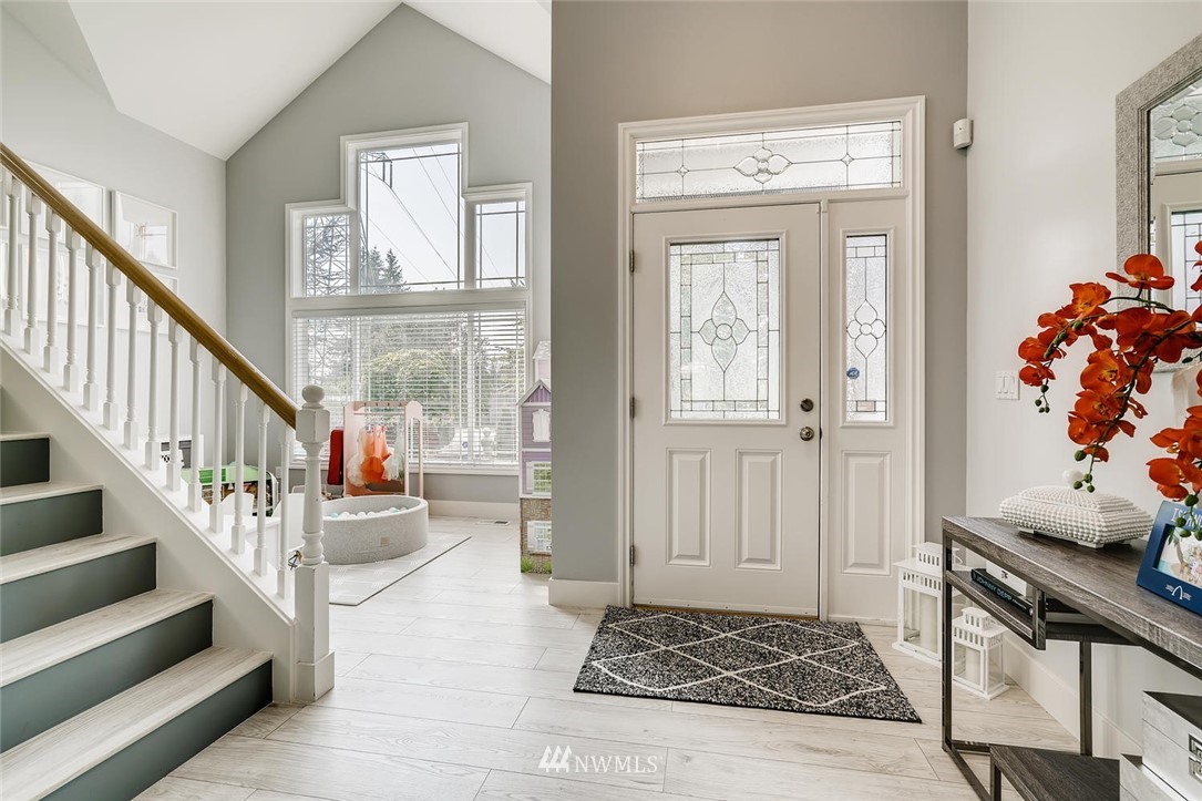 3722 Northeast 12th Street Renton, WA 98056 - Photo 4 of 40 Gallery Image 4