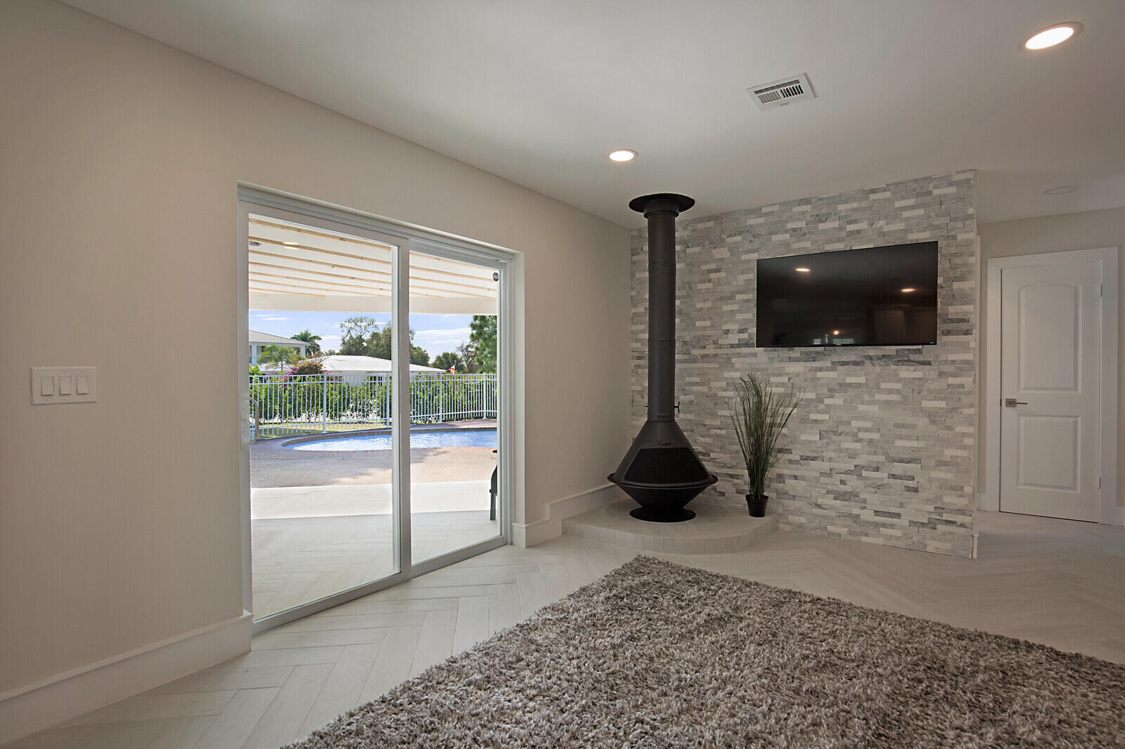1001 Northwest 4th Court Boca Raton, FL 33432 - Photo 14 of 26 11_1001_NW_4th_Court11_mls