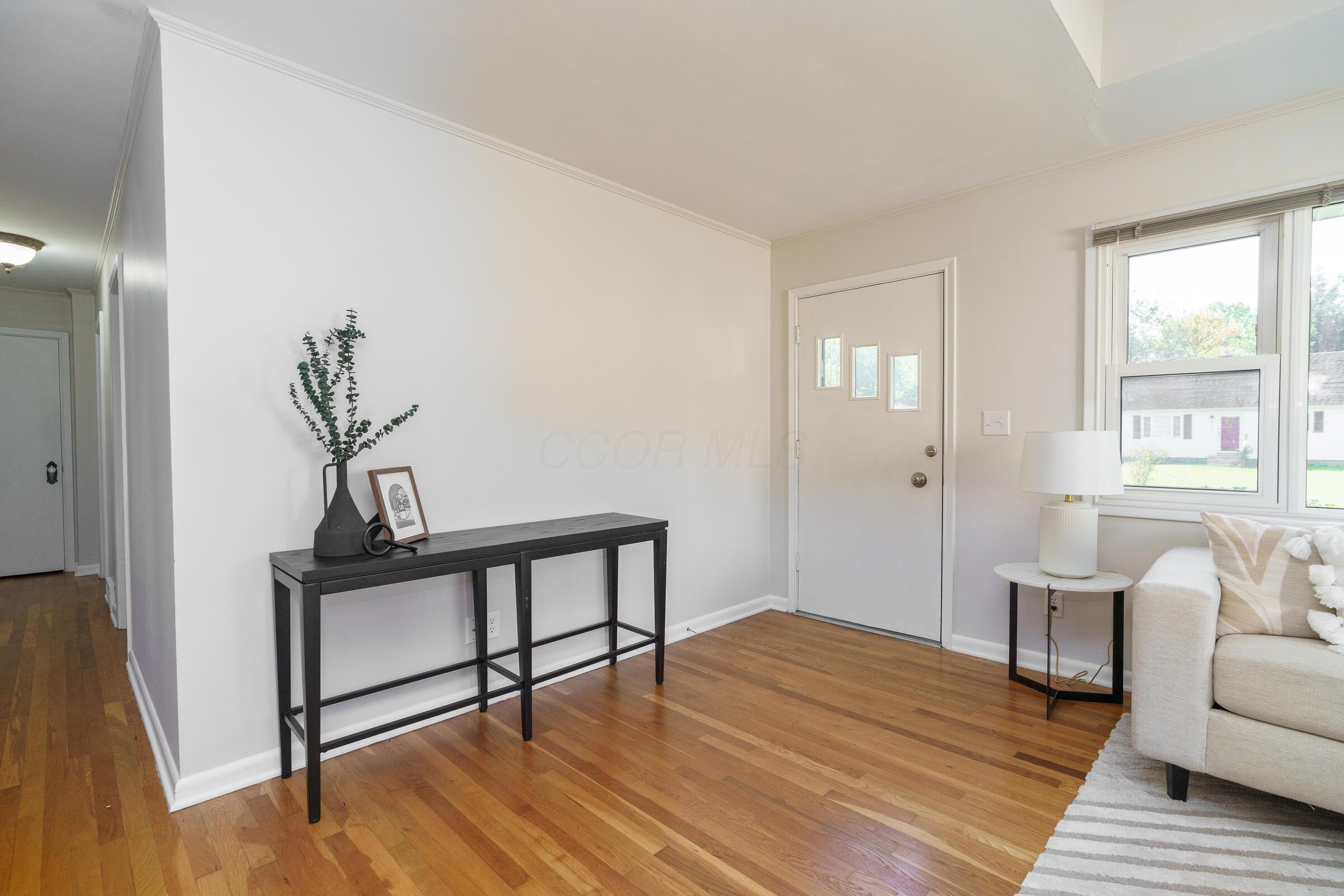 2150 Edgevale Road Columbus, OH 43221 - Photo 2 of 52 2150 Edgevale Rd interiors-14