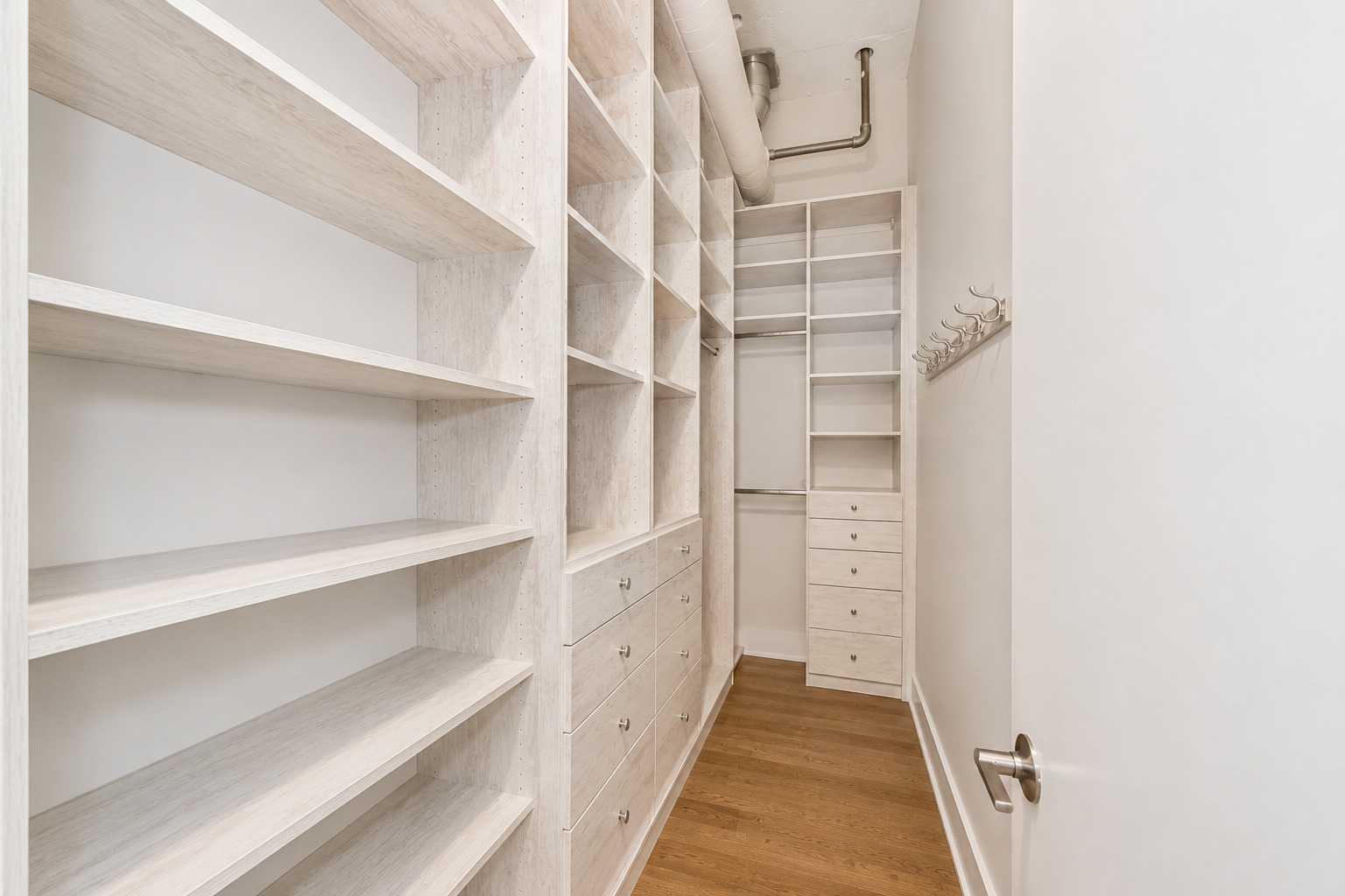 17 North Loomis Street, Unit 1J Chicago, IL 60607 - Photo 13 of 29