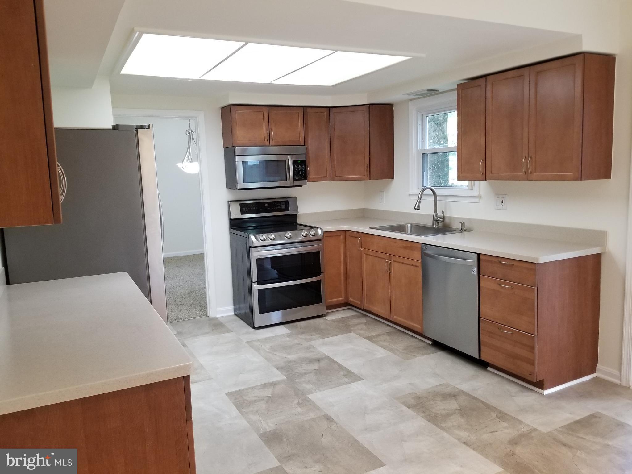 New Kitchen Cabinets
