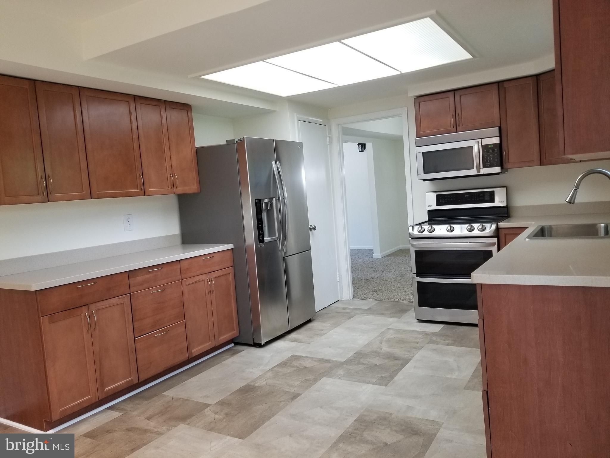 New Kitchen Cabinets