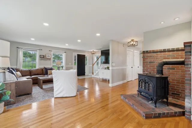 $819,000 | 23 Begin Lane, Westbrook, ME 04092