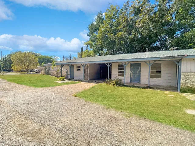 $1,195 | 2502 Cecil Drive, Unit C, Austin, TX 78744