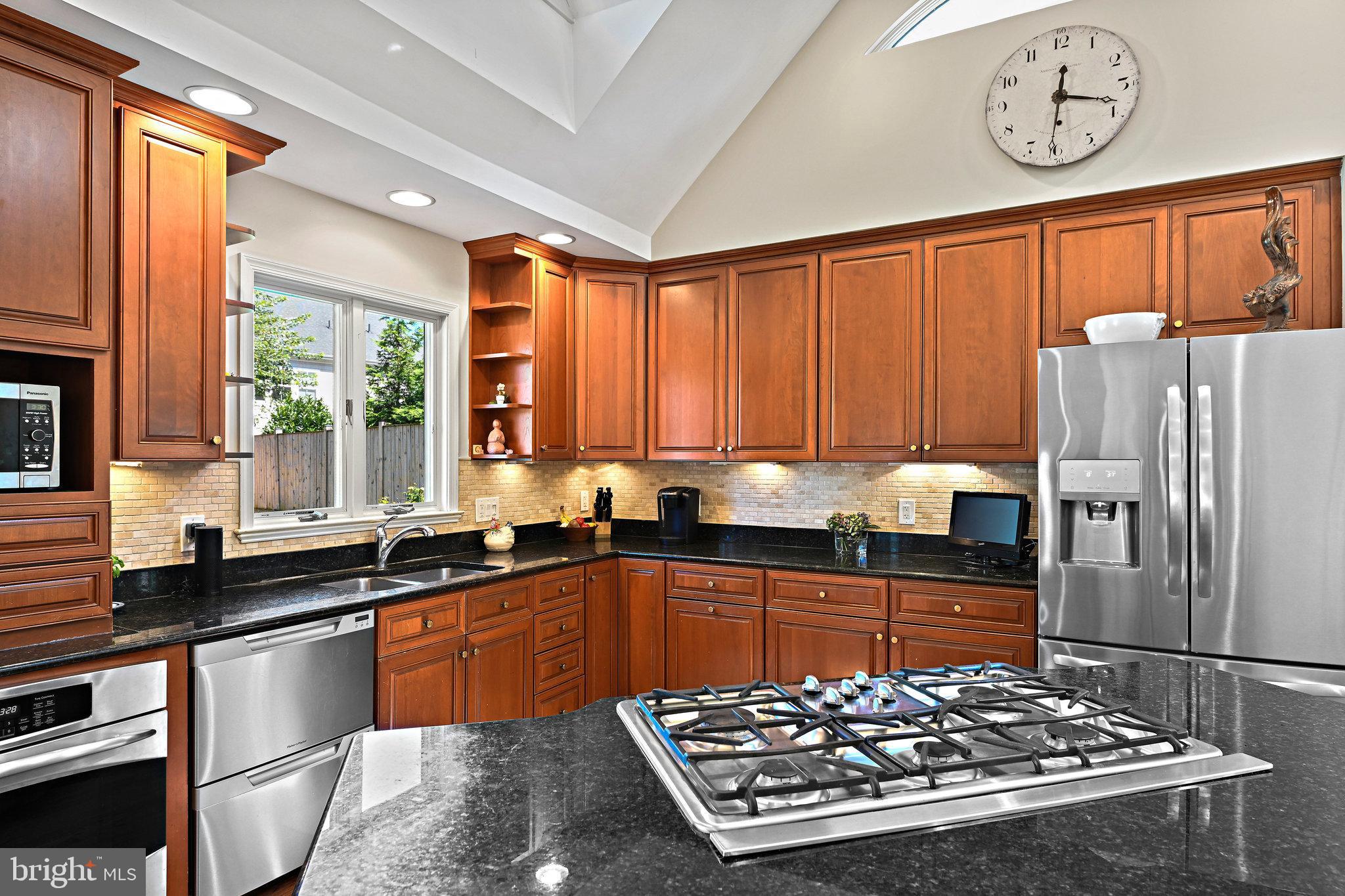 1451 Pathfinder Lane McLean, VA 22101 - Photo 7 of 59