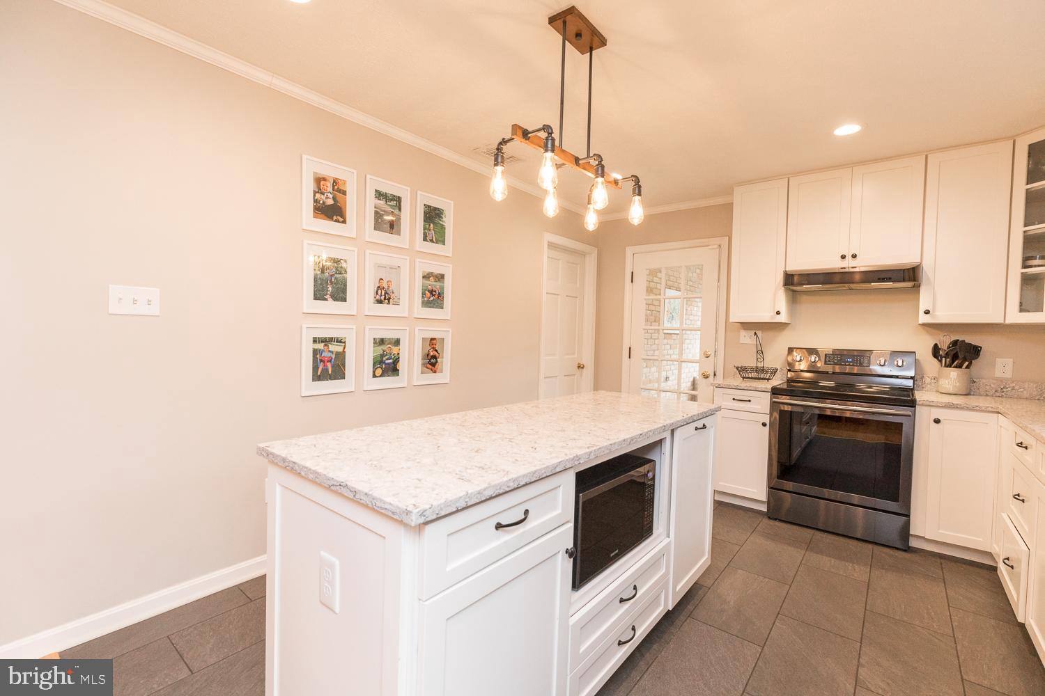 568 Apple Pie Ridge Road Winchester, VA 22603 - Photo 8 of 48 Gallery Image 8
