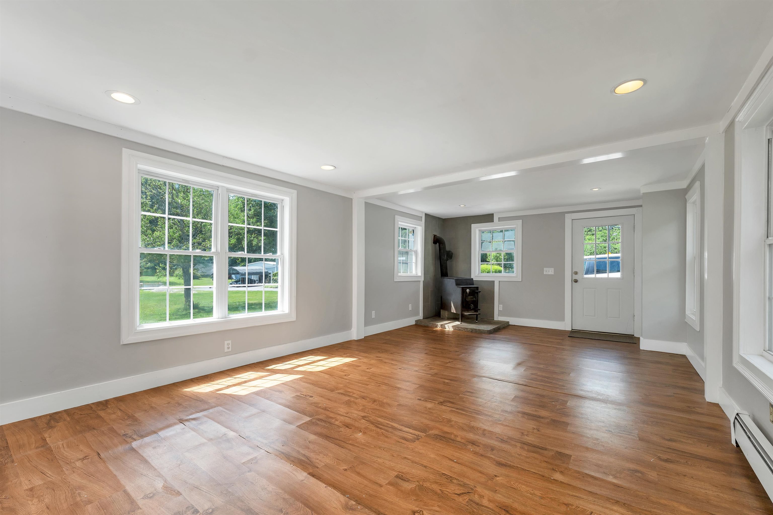 93 Gulf Road Derry, NH 03038 - Photo 14 of 47