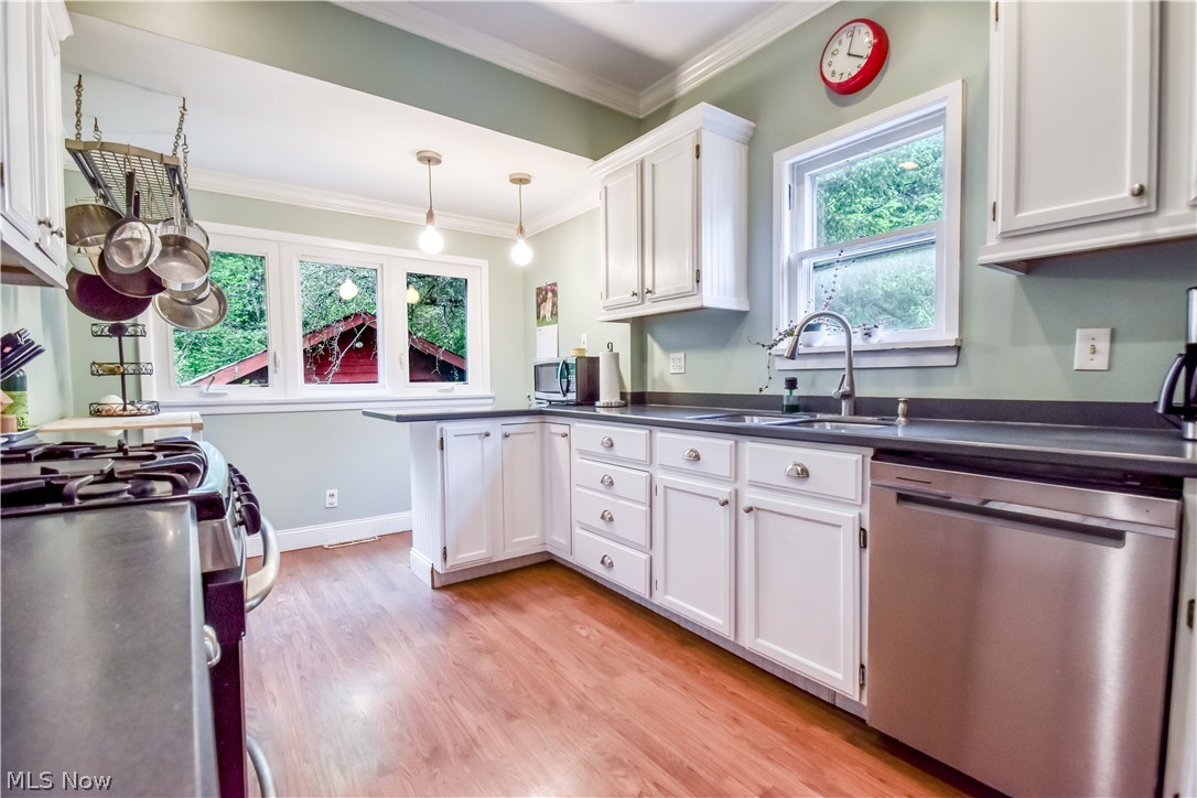 1220 Yellowstone Road Cleveland Heights, OH 44121 - Photo 4 of 34