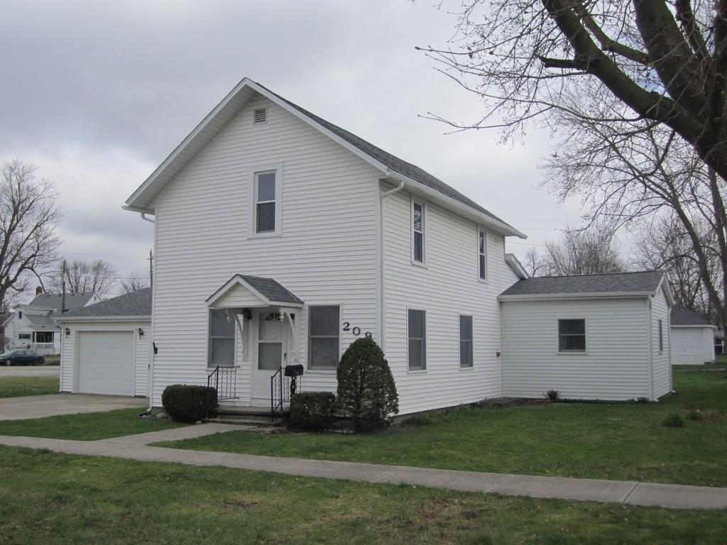 209 John Street Butler, IN 46721 - Photo 2 of 24
