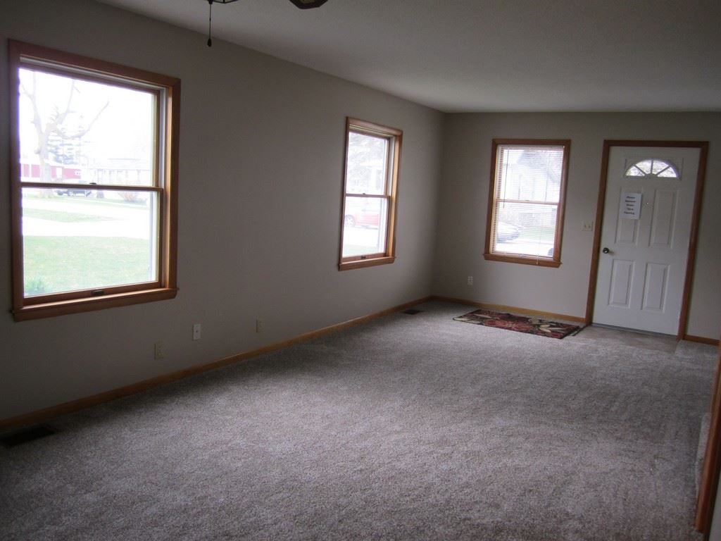 209 John Street Butler, IN 46721 - Photo 4 of 24