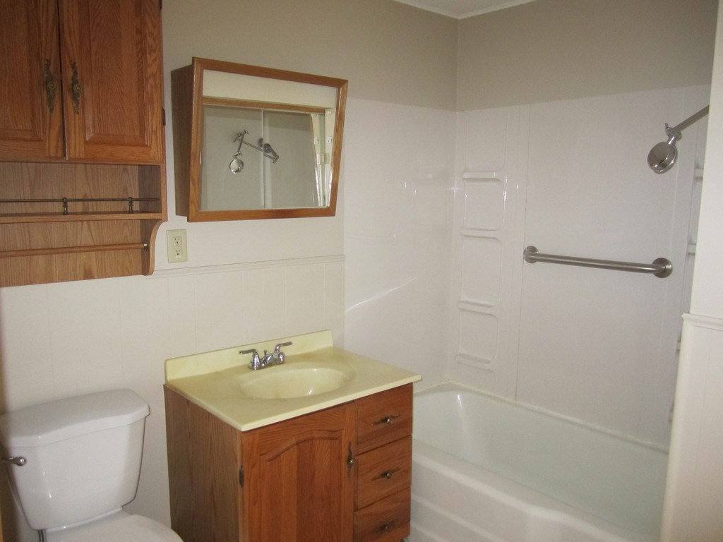 209 John Street Butler, IN 46721 - Photo 10 of 24