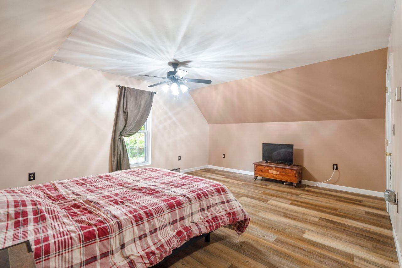 87 Garney Road Brookfield, NH 03872 - Photo 14 of 37