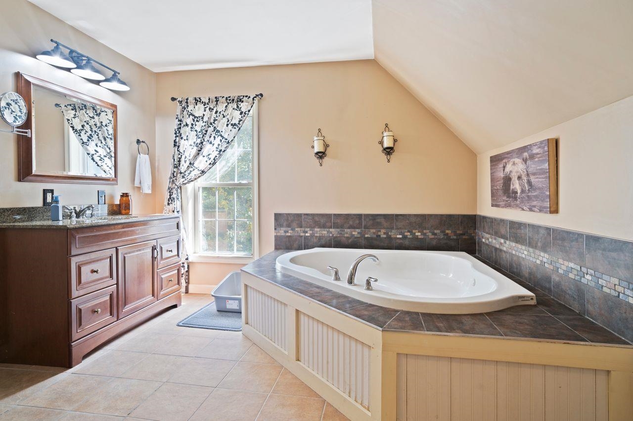 87 Garney Road Brookfield, NH 03872 - Photo 24 of 37