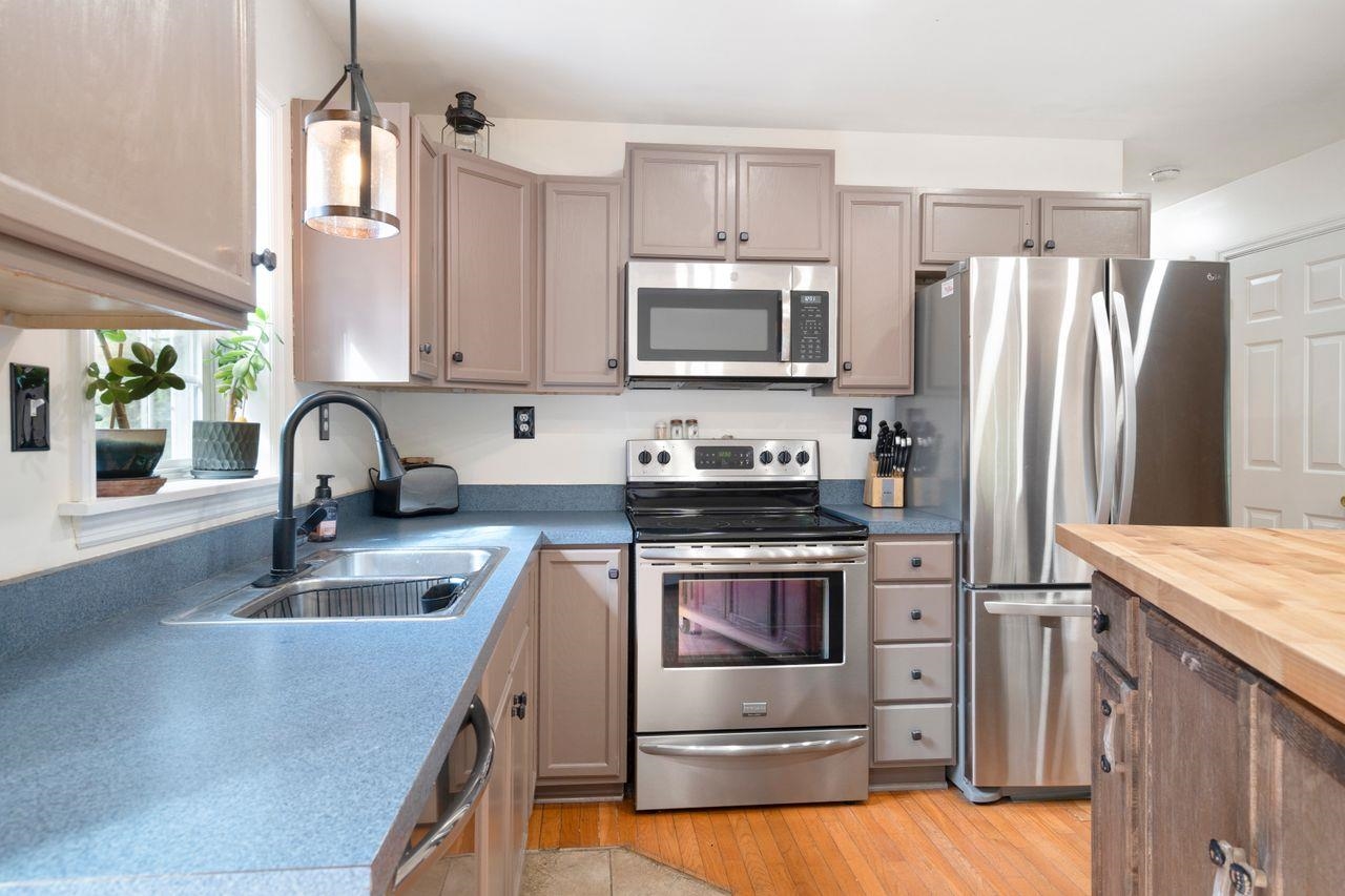 87 Garney Road Brookfield, NH 03872 - Photo 5 of 37