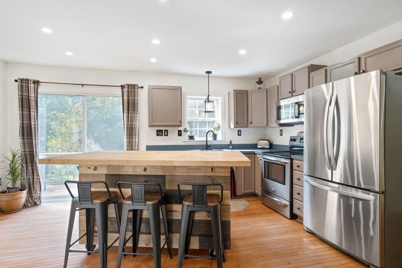 87 Garney Road Brookfield, NH 03872 - Photo 6 of 37